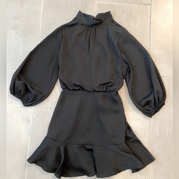 Vici Black Dress - Picture 2 of 4